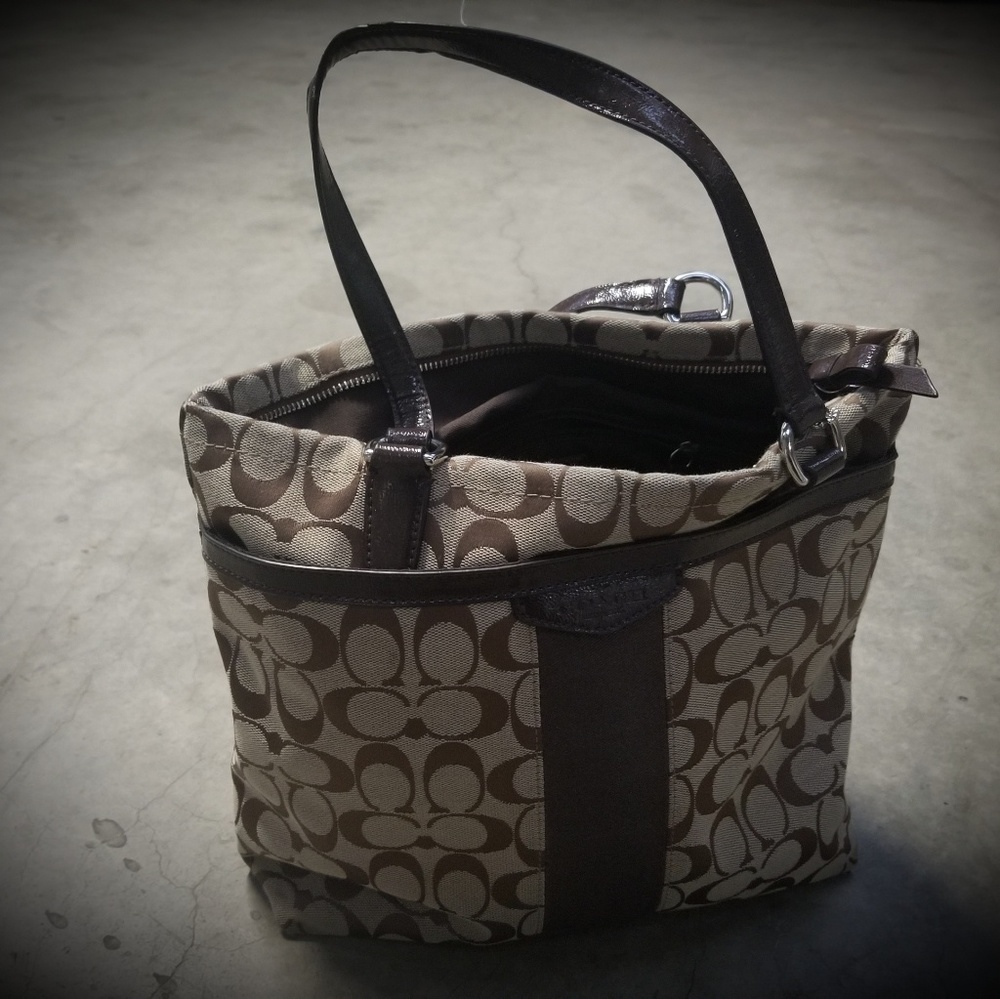Coach Bag - Picture 2 of 3